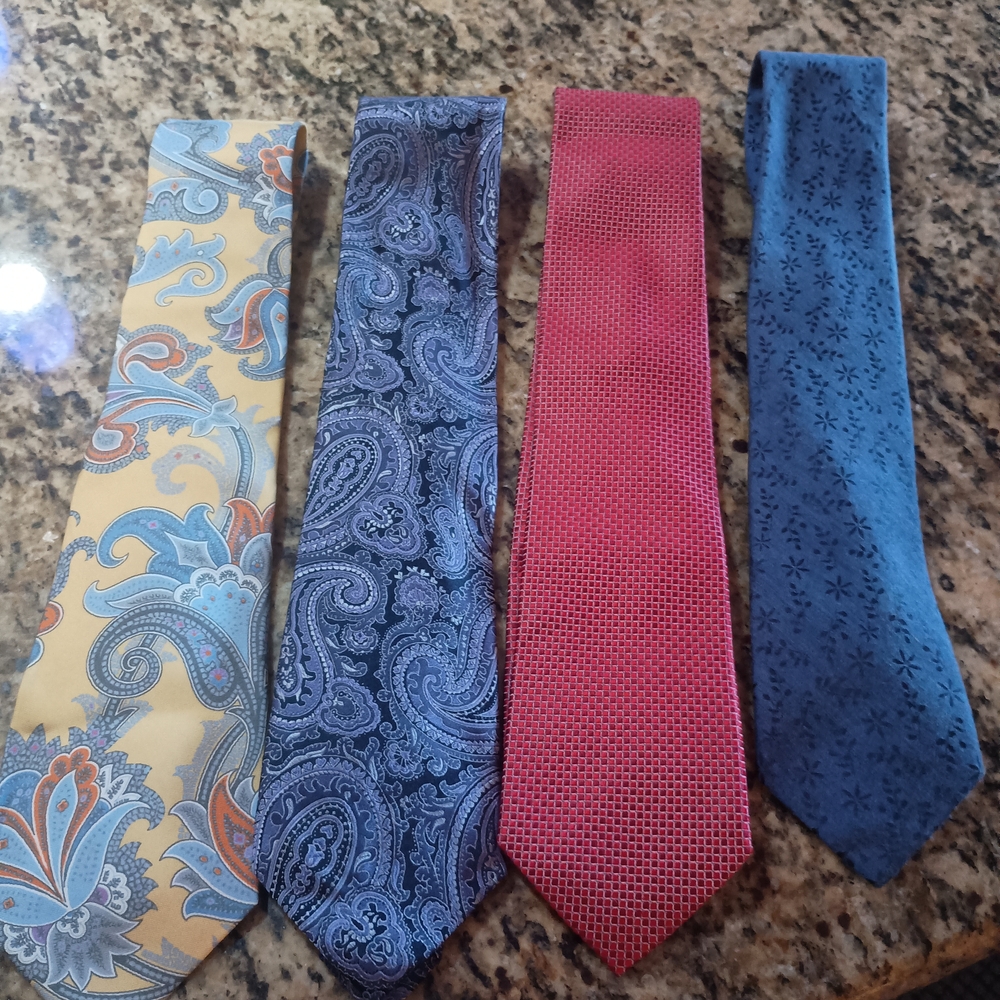 Daniel Cremieux Paisley and Solid Tie Collection
